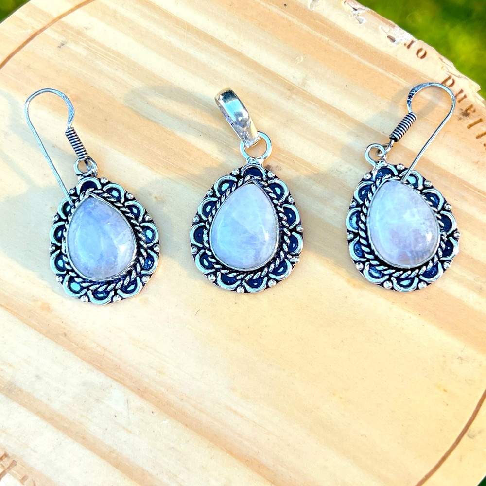 Rainbow Moonstone earrings and pendant set